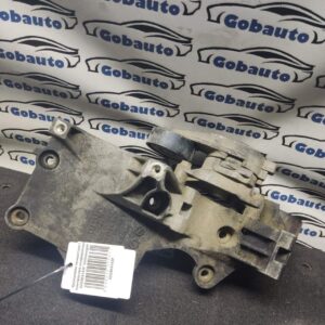 Б/У Кронштейн генератора і компресора кондиціонера VOLKSWAGEN PASSAT B6 03G903143F