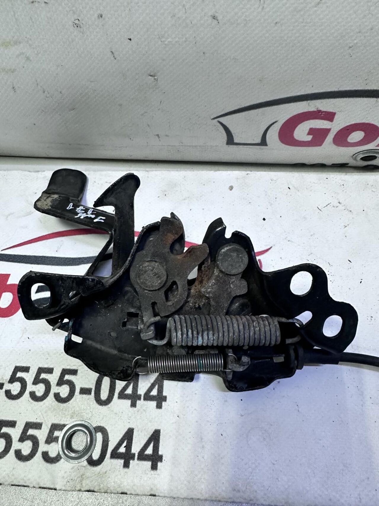 Б/У Замок капоту NISSAN JUKE 656011KE0A