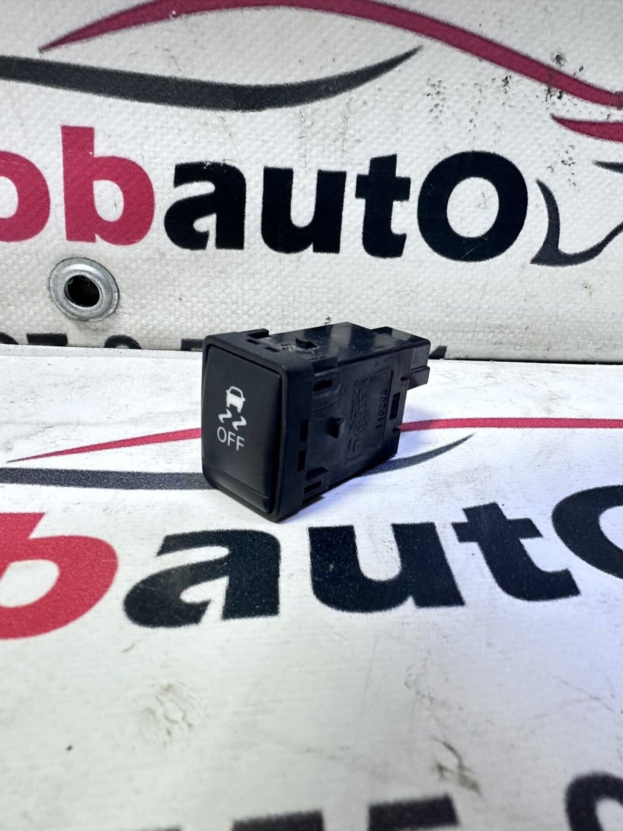 Б/У Кнопка відключення стабілізації NISSAN JUKE 251451KA0A