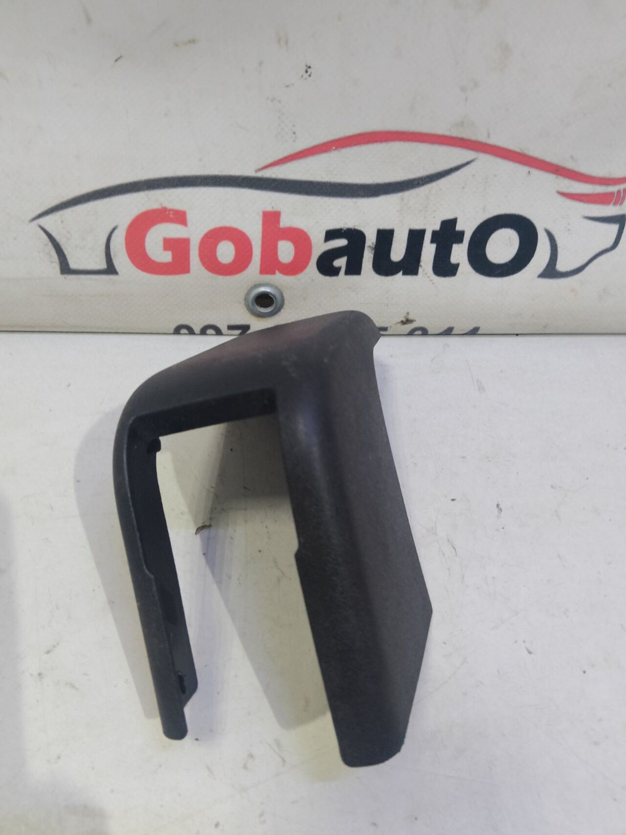 Б/У Накладка R права на напрямну заднього ряду сидінь NISSAN X -TRAIL T32 ROGUE 882214BK0A