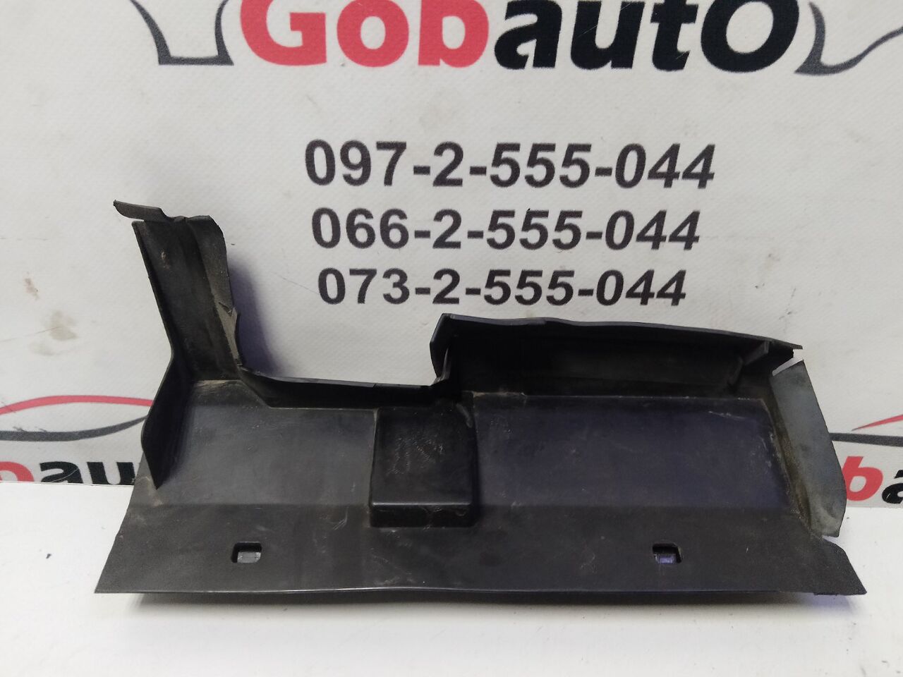 Б/У Дефлектор радіатора правий /повітропровід MERCEDES BENZ CLA 200D SP A2465050230