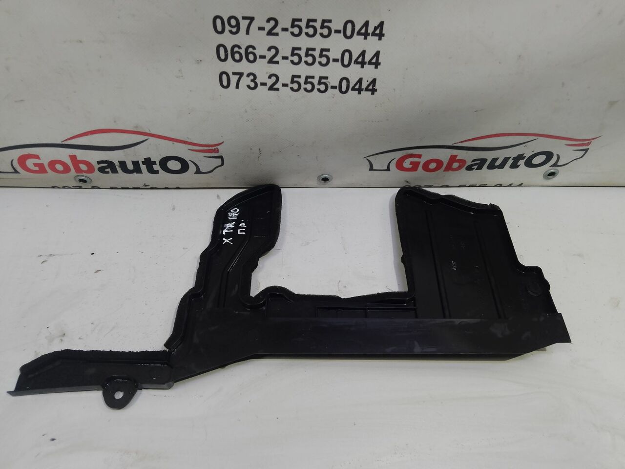 Б/У Дефлектор повітропровід панелі радіатора правий NISSAN X -TRAIL T32 215584BD0A