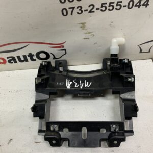 Б/У Рамка під магнітолу NISSAN QASHQAI J11 M131 681044EH0A