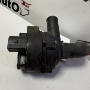 Б/У Водяна помпа насос  MERCEDES C 220 W204 A2118350026