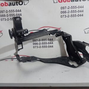 Б/У Кронштейн кріплення перед лівої фари MERCEDES C 220 W204 A2046201191