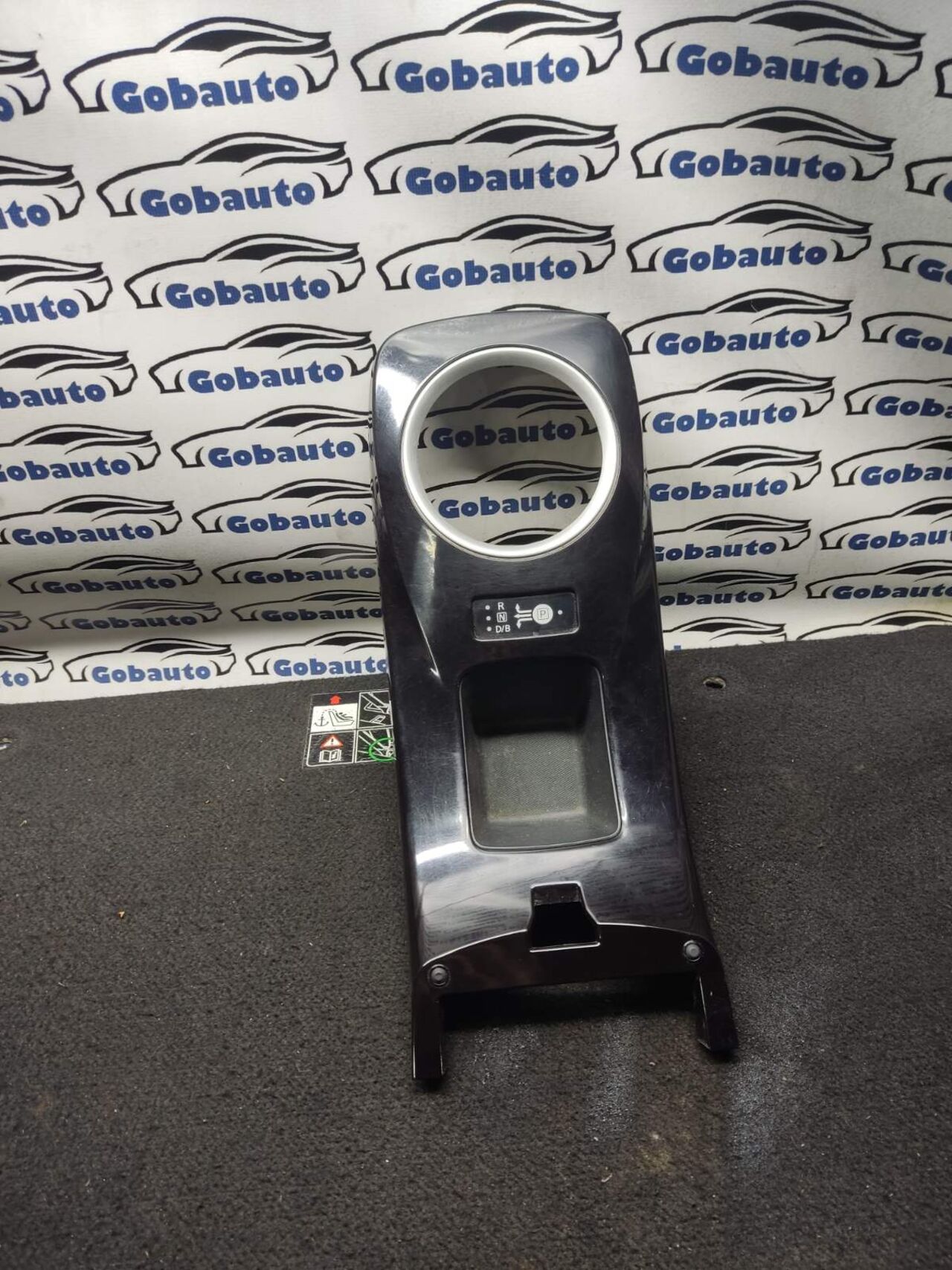 Б/У Накладка шифтера КПП NISSAN LEAF 96915-3NF0A
