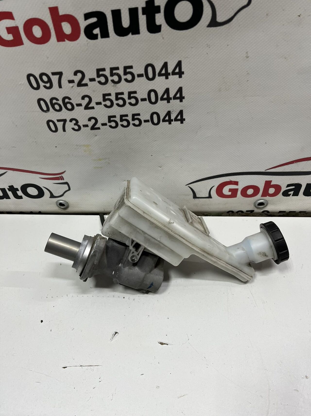 Б/У Циліндр гальмівної системи NISSAN JUKE Англія 460101KW0A