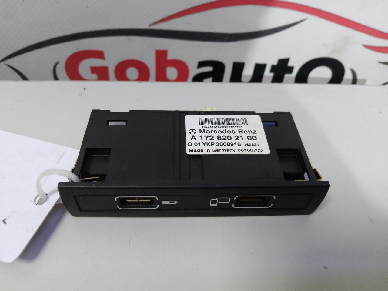 Б/У Роз'єм блок usb мультимедіа MERCEDES BENZ CLA 200D SP A1728202100