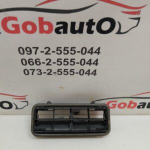 Б/У Решітка вентиляції багажника  NISSAN JUKE M104 8200213712