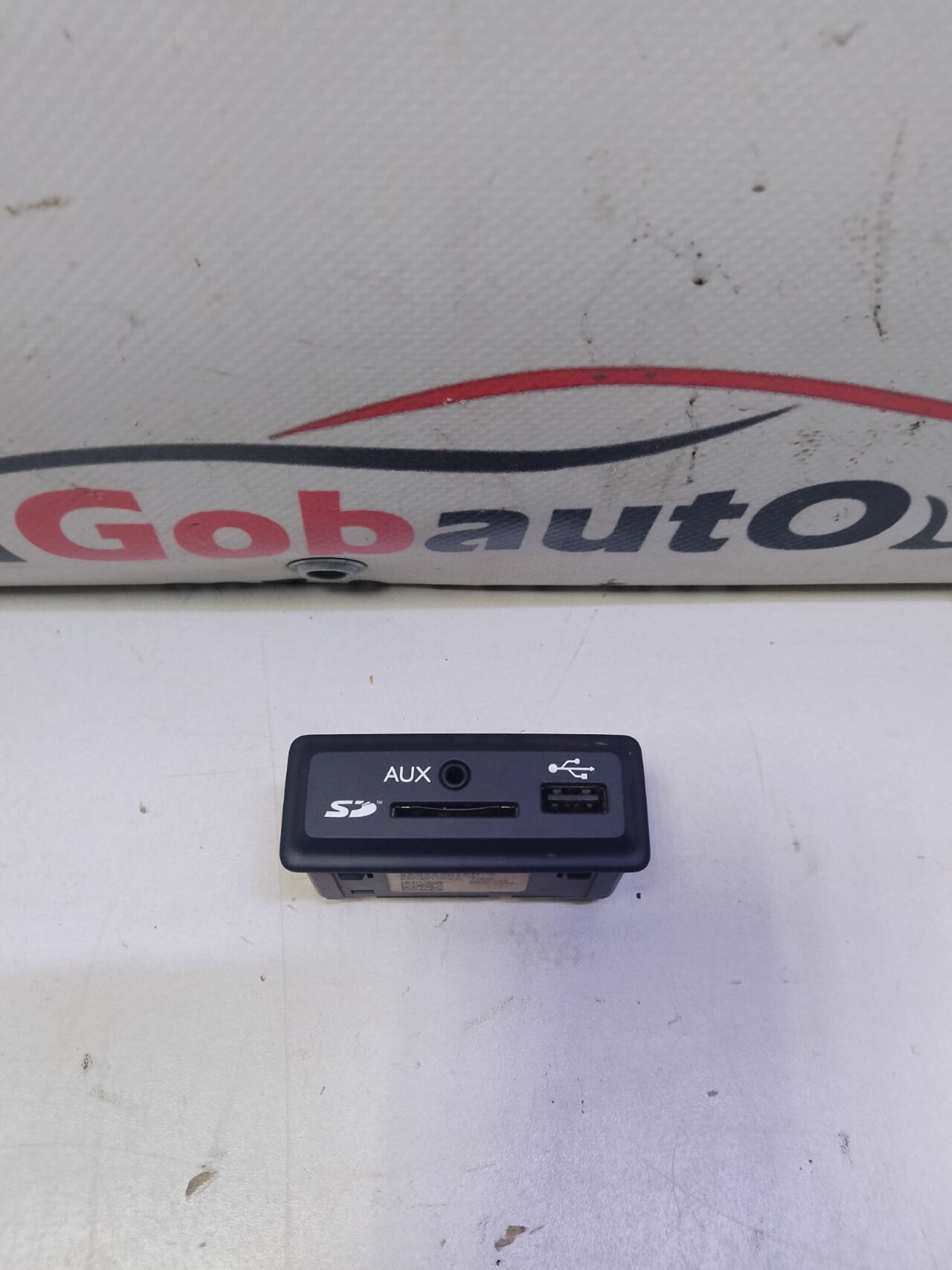 Б/У Роз`єм USB AUX рестайлінг RENAULT MEGANE III 280234575R