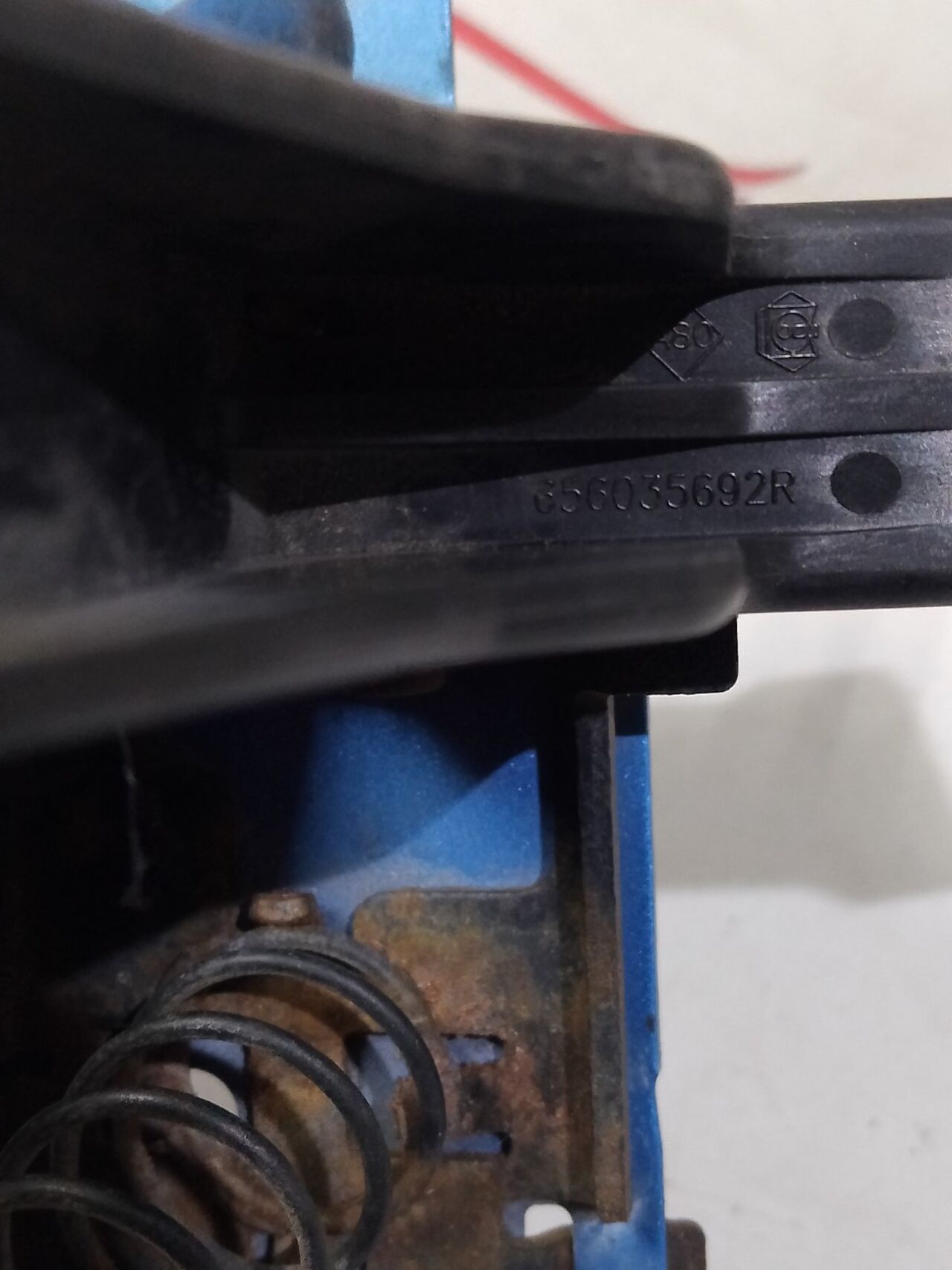 ручка) капота рестайл RENAULT SCENIC III 656035692R