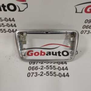 Б/У Рамка під магнітофон MERCEDES A180 A176 689 00 18